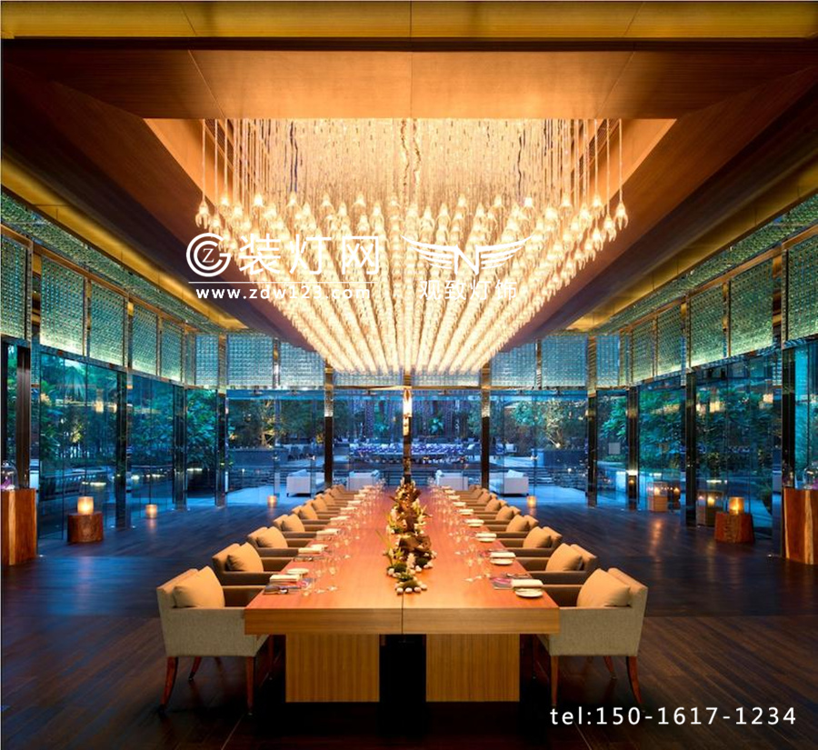 广州W酒店宴会厅水晶灯安装工程