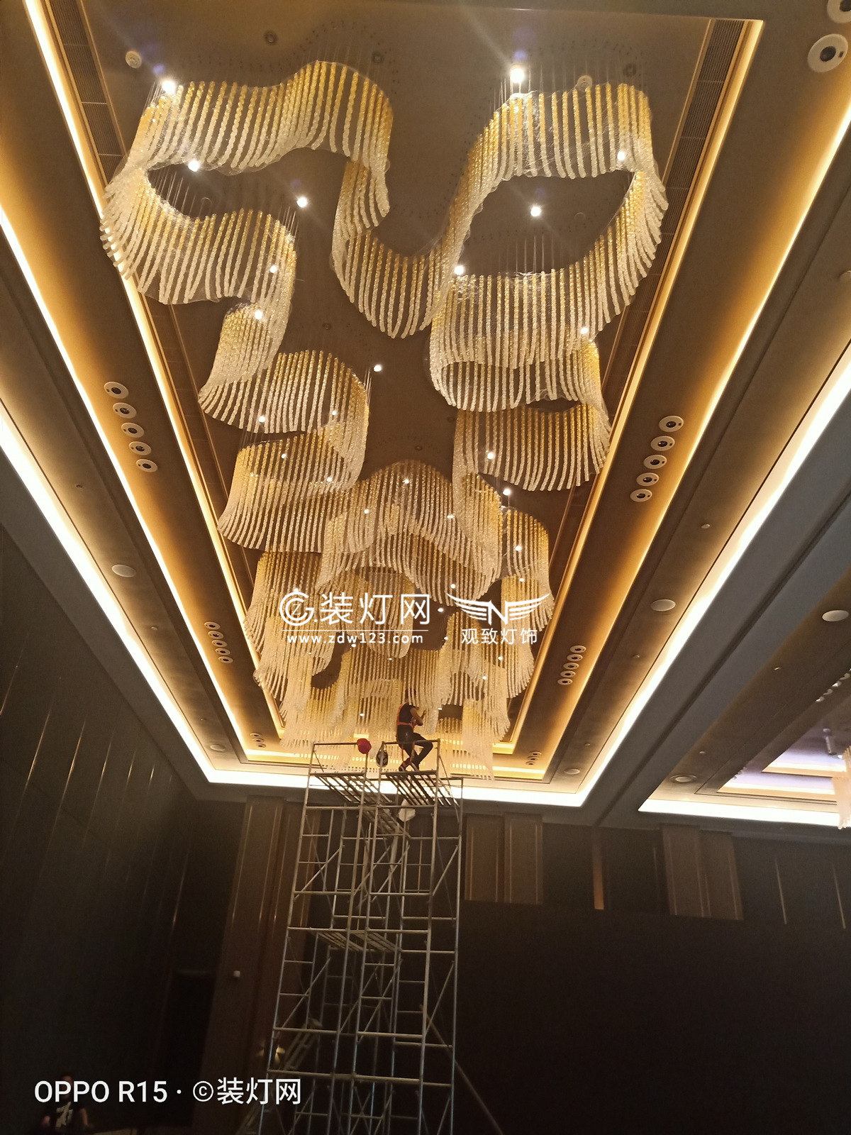 上海崇明凯悦酒店水晶灯安装组装水晶灯